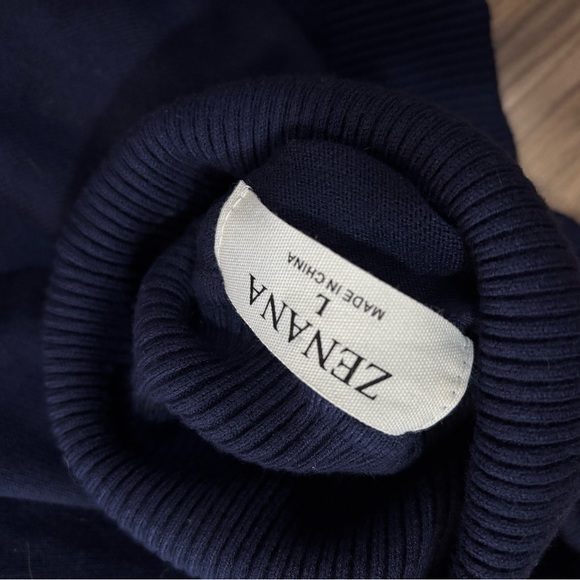 Zenana Navy Blue Turtleneck Sweater Large - Picture 3 of 3